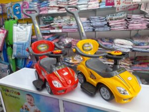 Ride on Car With Support and Handle - the BabyShop Kattankudy