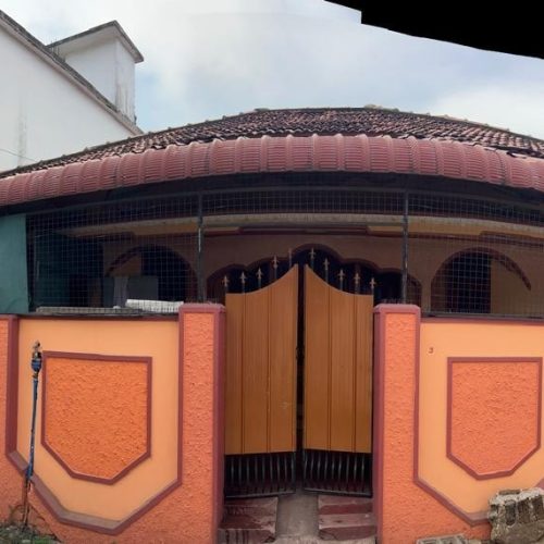 House Sale With Shop