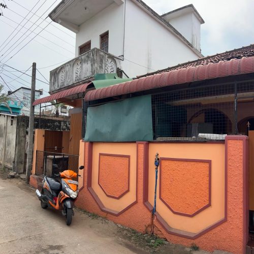 House Sale With Shop